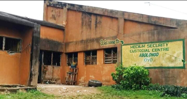 Oyo Jailbreak: 575 inmates missing, 262 recaptured – Official