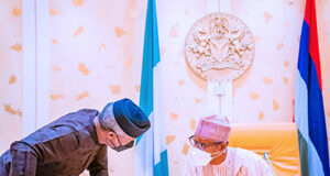 Photo story: President Buhari receives security briefing from Service Chiefs