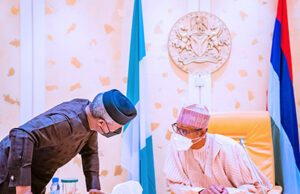 Photo story: President Buhari receives security briefing from Service Chiefs