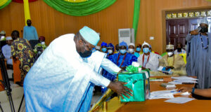 Fayemi presents N100.7bn 2022 budget to Ekiti Assembly