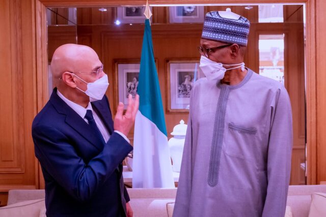 Buhari to French investors: Gas remains top priority, transition fuel for Nigeria