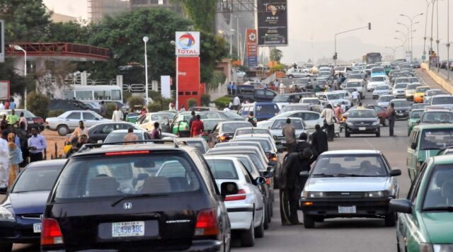 Long queues resurface in Kano as filling stations remain closed Oil