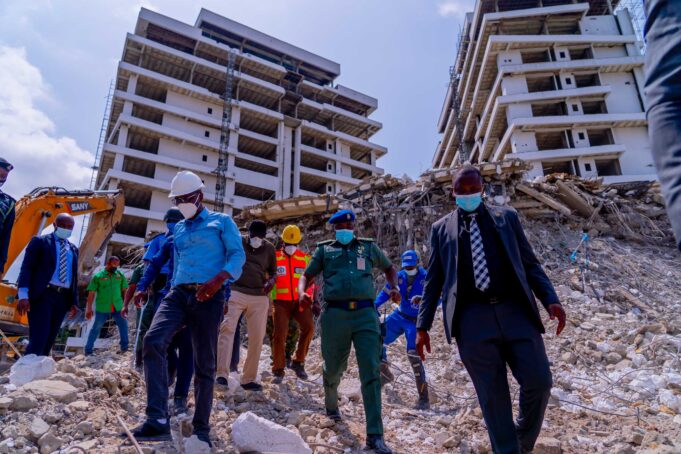 Sanwo-Olu at collapse building scene