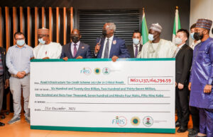 NNPC presents N621.24bn symbolic cheque for 21 roads