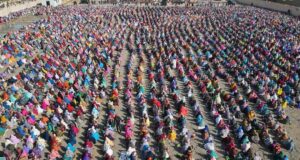 Zulum, Shettima share food, cash to 60,803 returnees in Gamboru