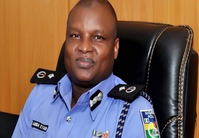 VIDEO: Abba Kyari caught on camera bribing NDLEA officer $61,400 Drug deal, Kuje prison, Abba, Bail, N4.2bn, Abba Kyari, Abba Kyari wanted