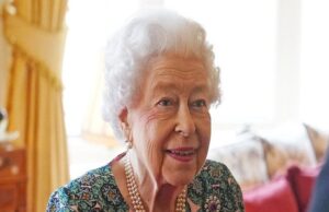 Anxiety as doctors express concerns over Queen’s health Queen
