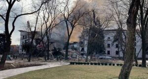 Russian troops bomb Ukrainian theatre housing civilians Ukrainian theatre