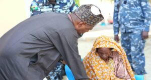 Ramadan: Zulum visits hometown, shares N76m cash, food Zulum