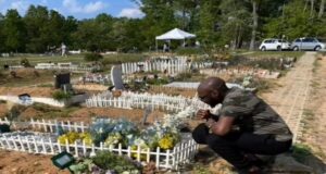 VIDEO: Singer 2Baba visits Sound Sultan’s grave in U.S. 2Baba