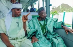 Drama as Ganduje fails to endorse Amaechi