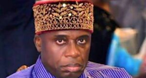 Gunshots as Amaechi, Abe’s supporters clash in Port Harcourt APC, Amaechi