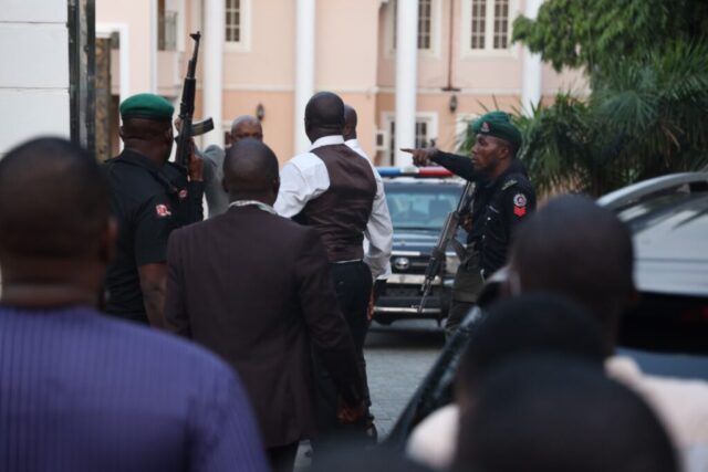 VIDEO: EFCC arrests Okorocha EFCC, Okorocha