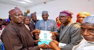 2023: Tinubu submits APC presidential forms APC presidential forms