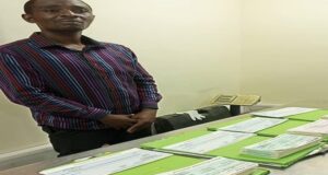 VIDEO: NDLEA intercepts N1.1bn travellers’ cheques, 10.89kg cocaine at Lagos airport Cheques