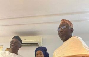 Pastor Tunde Bakare picks N100m APC presidential forms Tunde Bakare