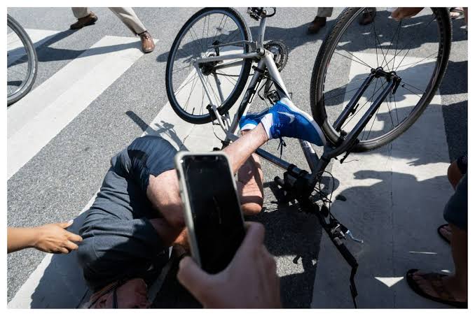 Biden Biden, Bicycle