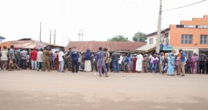 Oyetola, Adeleke’s hometown residents troop out to vote Residents