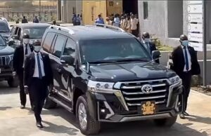 Buhari’s visit: Presidential Guards repel attack on convoy Guards, Convoy