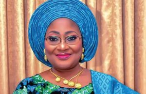 Hoodlums attack Oyetola’s wife’s convoy in Osun Osun, Hoodlums