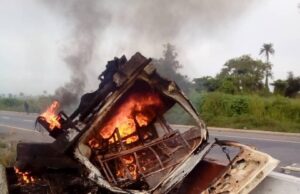 4 dead, 16 injured as bus catches fire on Lagos-Ibadan Expressway Oyo, Accident