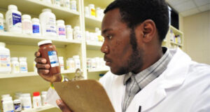 Association: 200 pharmacists relocate abroad in one year Pharmacists