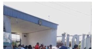 Ayade locks out Govt House workers for lateness Ayade