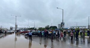 ASUU strike: Students block Lagos airport road Students