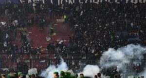 127 die in Indonesia stadium stampede Indonesia