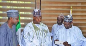 Zulum presents N100m to teaching hospital, begins 24 apartments for staff Teaching