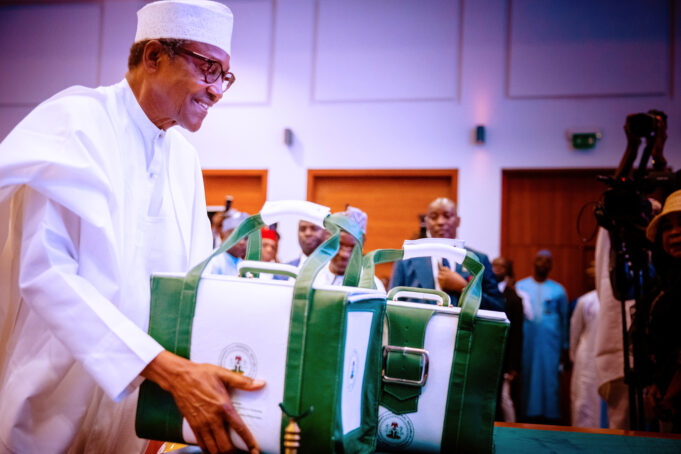 Buhari and 2023 Budget presentation (2)