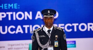 DPO honoured for rejecting $200,000 bribe police