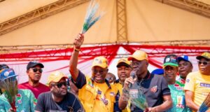 Sanwo-Olu begs APC leaders: Don’t fail Tinubu in 2023 Sanwo-Olu