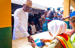 Sanwo-Olu votes, confident of APC’s victory, hails Lagos voters