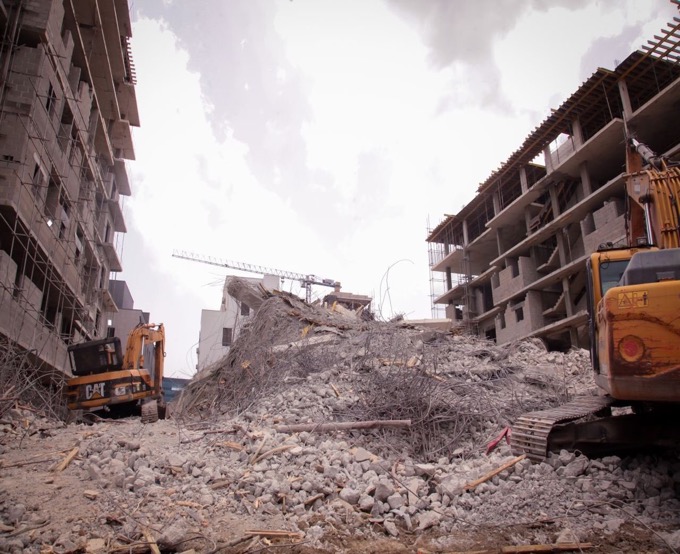 Rescuers recover one dead body from Banana Island building collapse