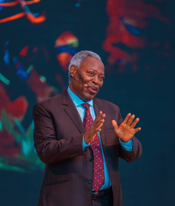 Pastor Kumuyi Kumuyi