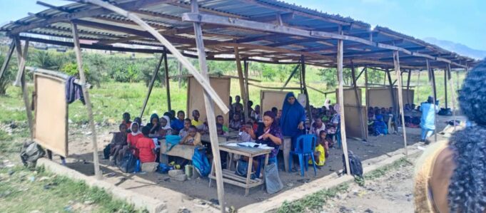 Abuja school where pupils sit on floor Abuja school