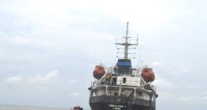 11,000 Nigerians jostle for Navy warship sail Stowaways, Petrol