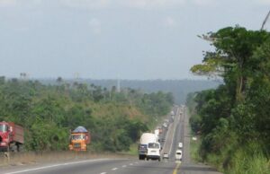 11 die in Lagos-Abeokuta expressway accident Lagos-Abeokuta expressway, Speed bumps, Oyo-Ogbomoso, Sagamu-Benin expressway accident