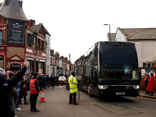 Liverpool fans attack Man United team bus Team bus