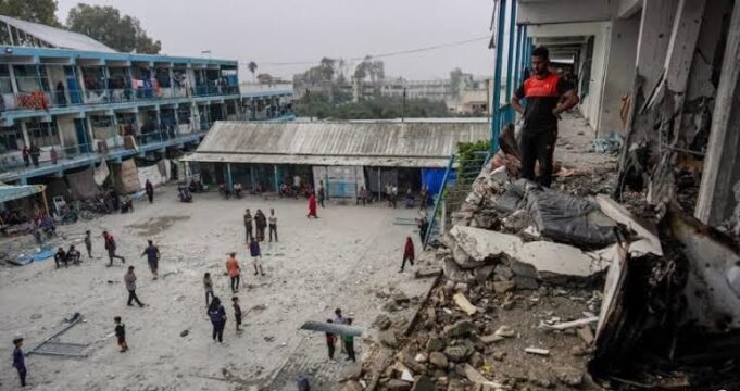 Israel attacks UN school in Gaza School in Gaza