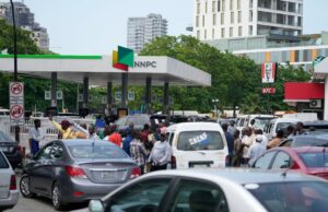 NNPCL increases petrol price to ₦905 per litre Panic buying, Jerrycans, Nigerians, Abuja, NNPCL, Petrol