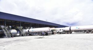 Dangote refinery: We didn’t reduce petrol price over 15% import duty reversal Naira-for-crude deal, Dangote refinery, Independent marketers, Petrol pump