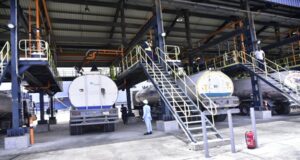 Dangote refinery reduces ex-gantry petrol price Dangote refinery, Petrol lifting, Dangote