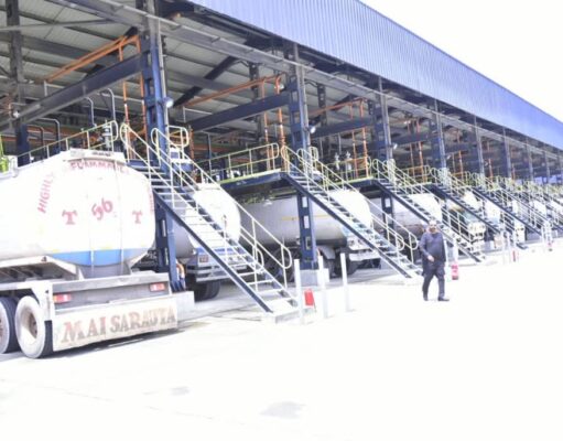 FG grants marketers’ request to lift fuel from Dangote refinery Dangote refinery, NNPCL