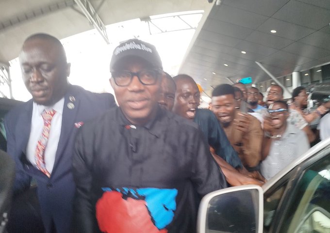 Immigration releases Sowore after arrest at Lagos airport Immigration