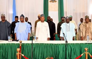 Tinubu passes vote of confidence in APC leadership, chides govt critics