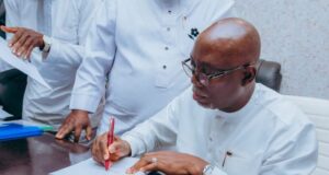 Aiyedatiwa donates utility vehicles to Ondo permanent secretaries Aiyedatiwa