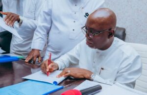 Aiyedatiwa donates utility vehicles to Ondo permanent secretaries Aiyedatiwa