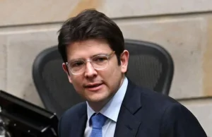 Colombia presidential candidate shot in the head at campaign rally